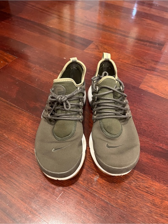 Nike Shoes - Nike Olive Green Gum Sole Presto